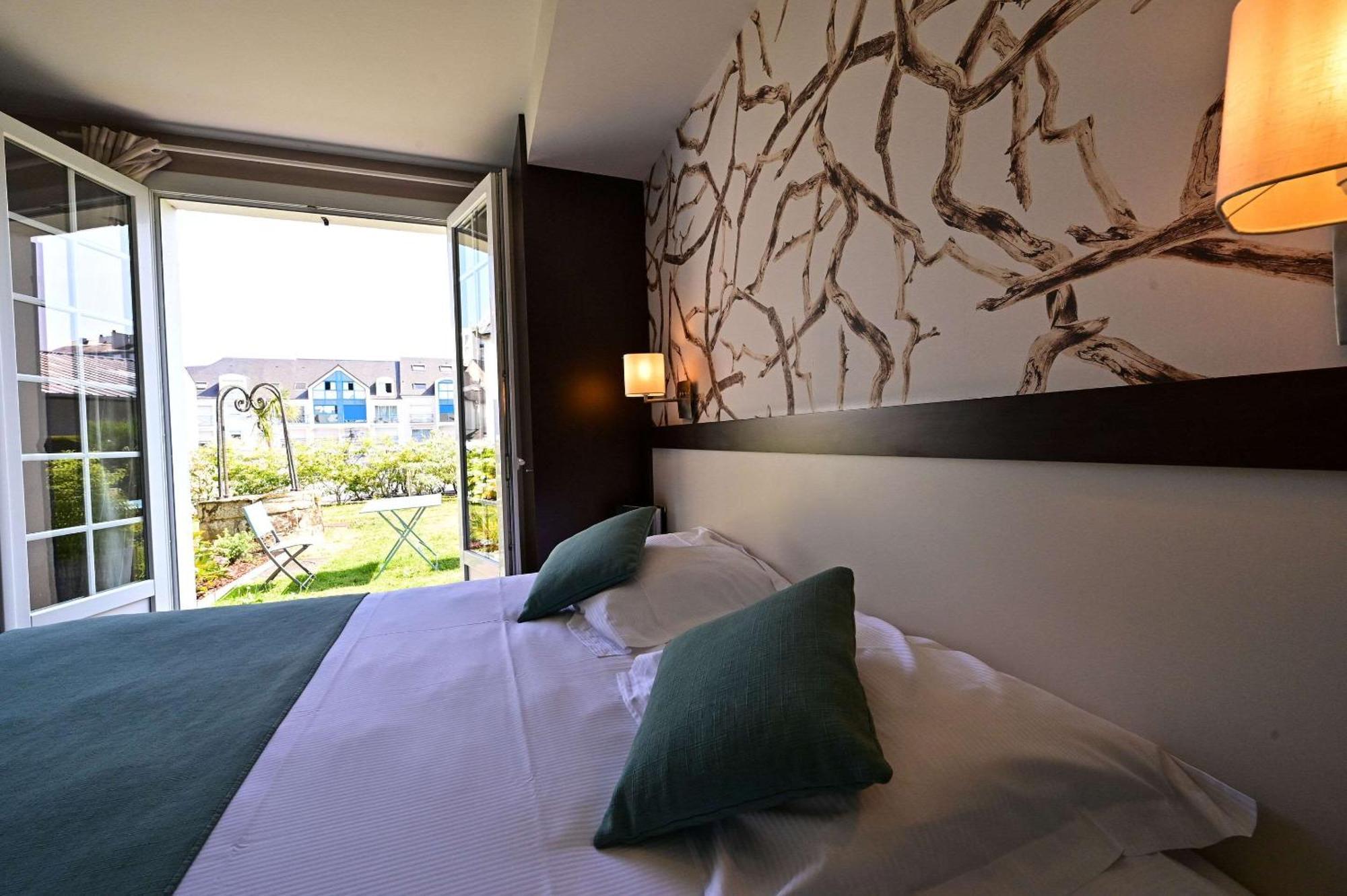 Quality Hotel La Marebaudiere Vannes Centre Exterior foto